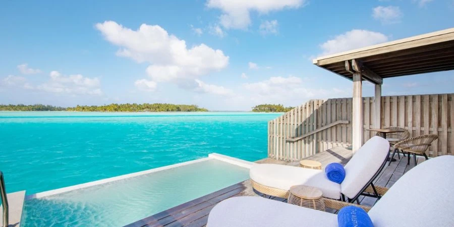 Overwater Villa Island View at Holiday Inn