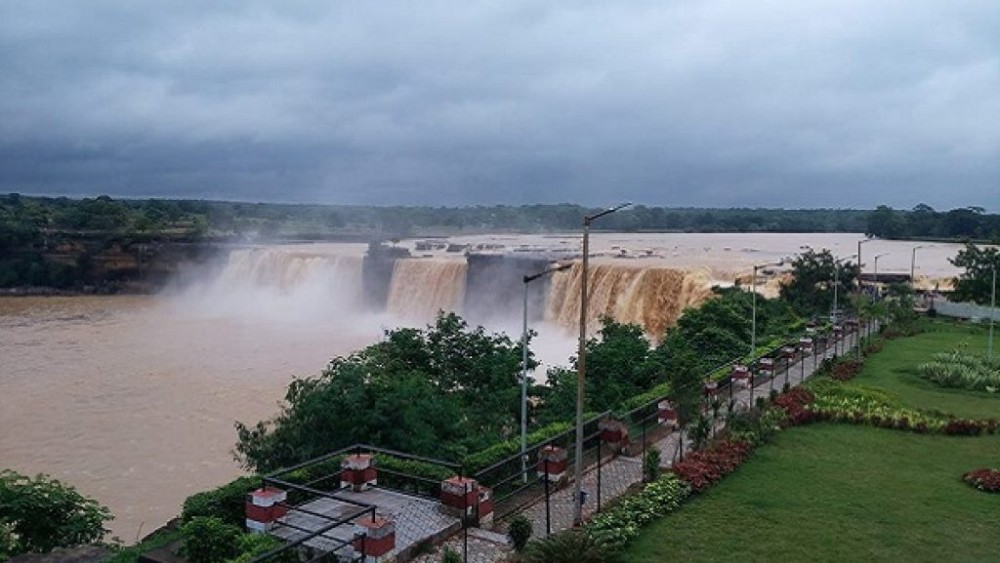 Exploring The Natural Splendor of Chitrakote Waterfall  ...