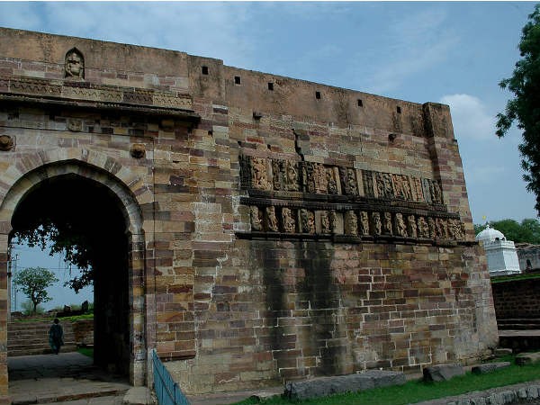 Exploring The Ancient Ratanpur Fort of Bilaspur: A Journey Through Bilaspur's History