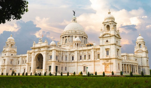 Let's Meet The Most Iconic Landmarks - Victoria Memoria ...