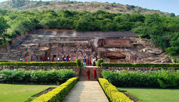 tourist places near rajgir railway station