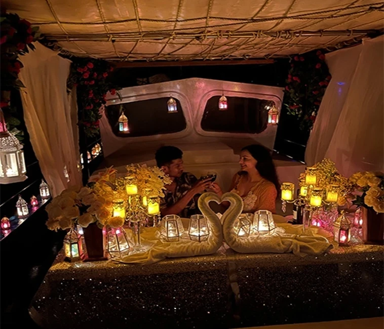 Floating Boat Candlelight Dinner