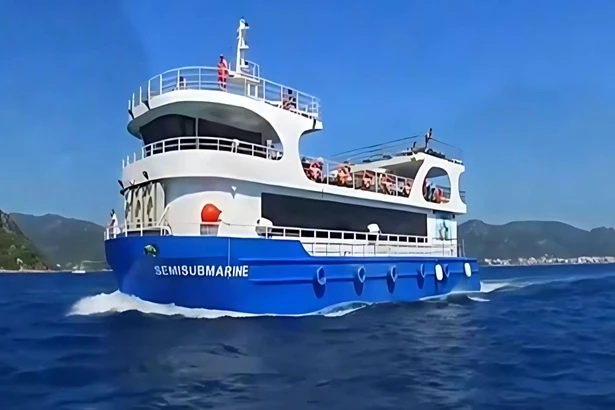 Semi Submarine Ride