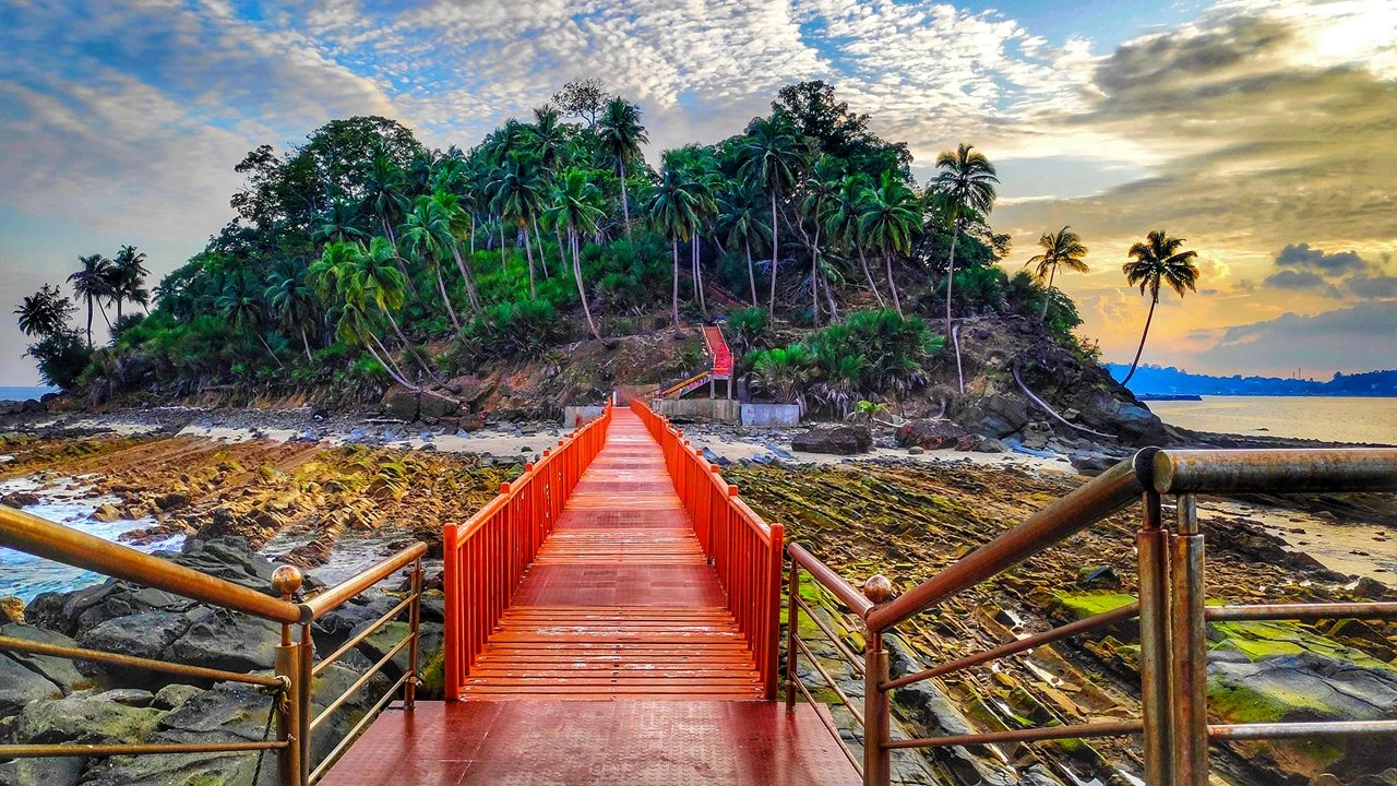 Blend of History & Nature