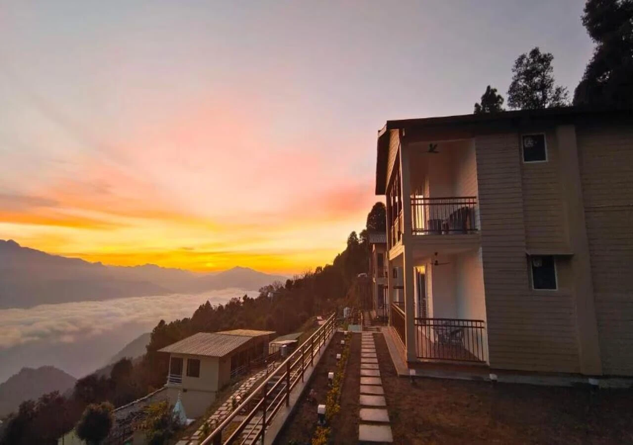 Himalayan Hideaway: A Romantic Retreat in Uttarakhand