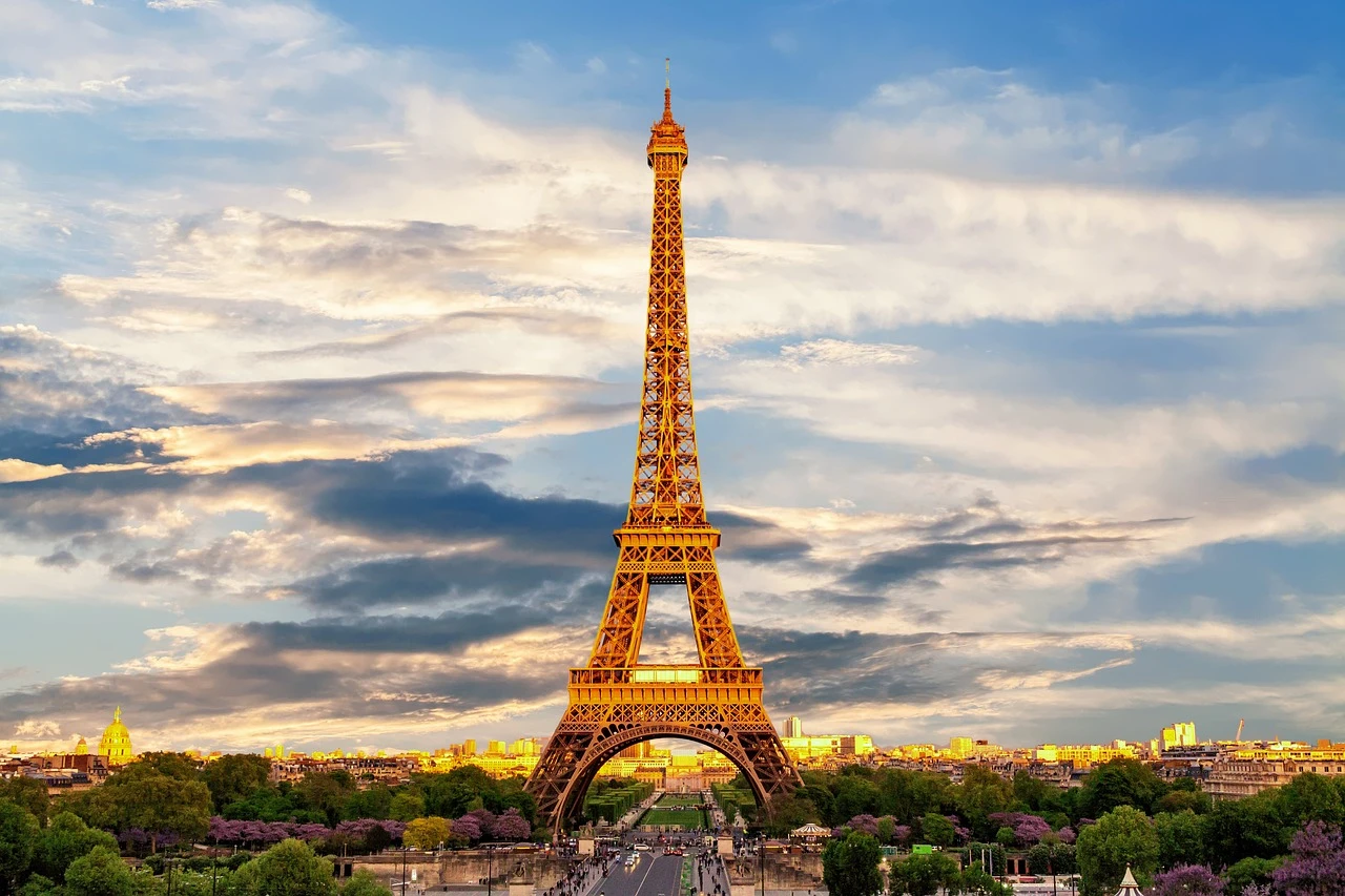 Romantic Paris and Swiss Adventure Tour