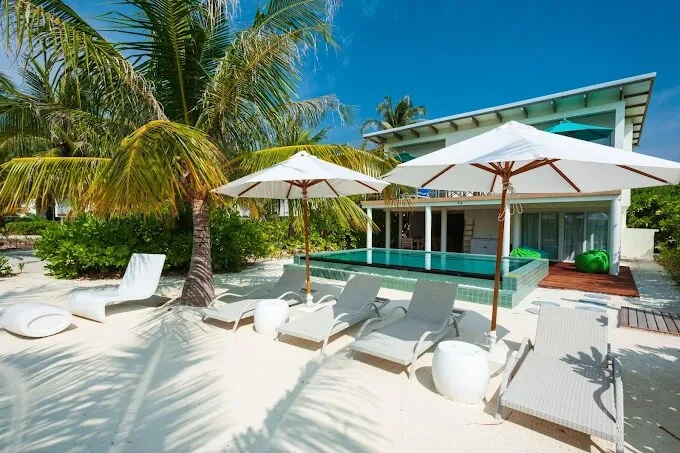Couple Special: Holiday Inn Resort Kandooma