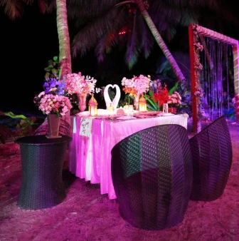 Beachside Candlelight Dinner- Basic Setup