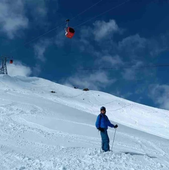 Chasing Snow: Skiing Thrills in Kashmir