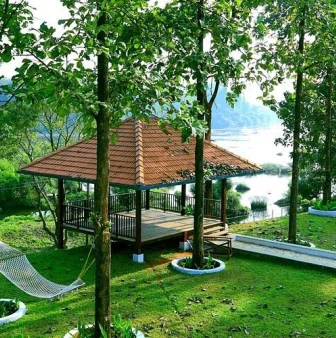 Whispering Waters, Timeless Kerala